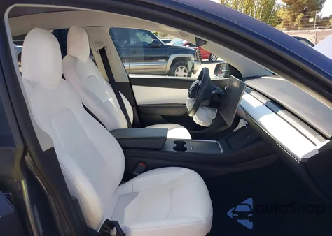 2022 Tesla Model Y Long Range Dual Motor All-Wheel Drive из США, поврежденный, VIN 7SAYGDEE4NF462065